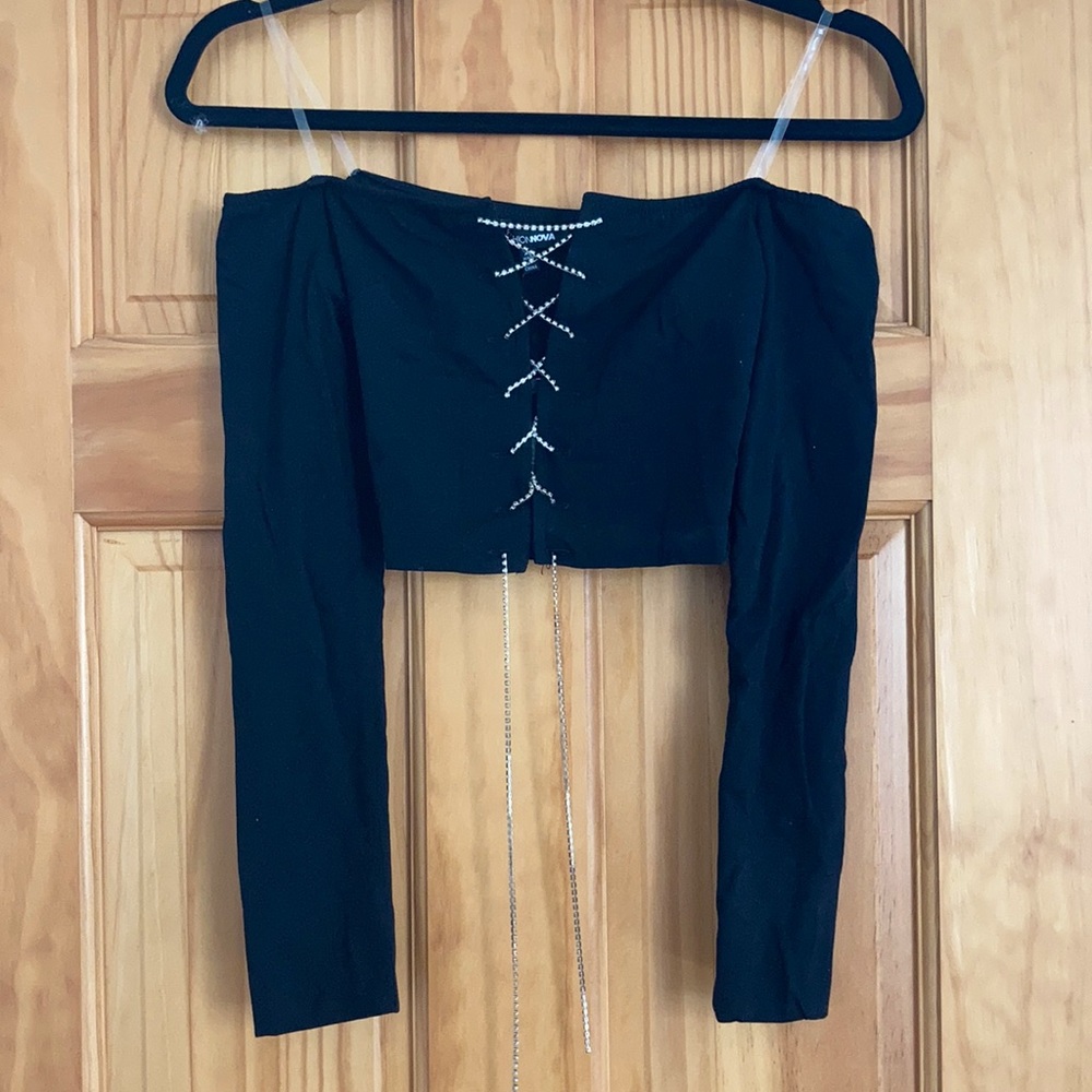 Diamond crisscross black crop top